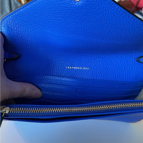 CMR Vibrant Blue Leather Clutch - Picture 3 of 4